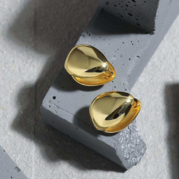 Lady Waterdrop Falling Hoops