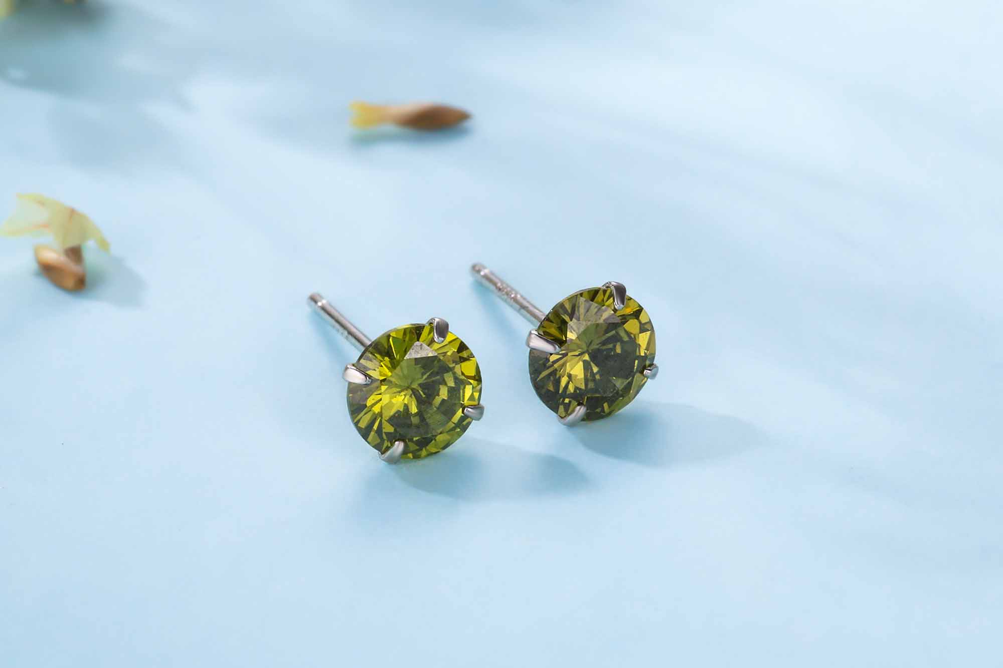 Solitaire Sparkle Studs